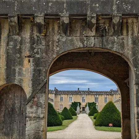 Au Coeur D'un Chateau Historique Avec Parc, Proche De Cognac, Ideal Famille Et Nature - Fr-1-653-167 Летний дом *