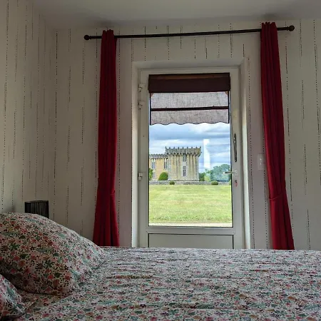 Летний дом Au Coeur D'un Chateau Historique Avec Parc, Proche De Cognac, Ideal Famille Et Nature - Fr-1-653-167