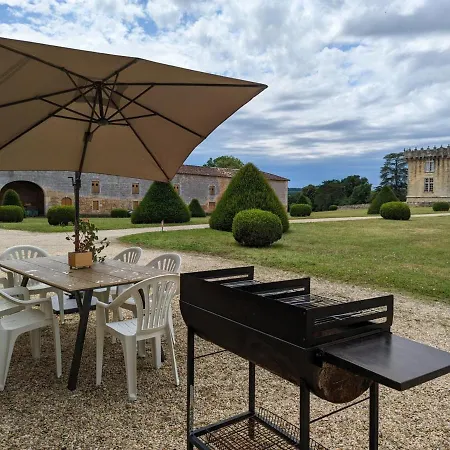 Летний дом Au Coeur D'un Chateau Historique Avec Parc, Proche De Cognac, Ideal Famille Et Nature - Fr-1-653-167
